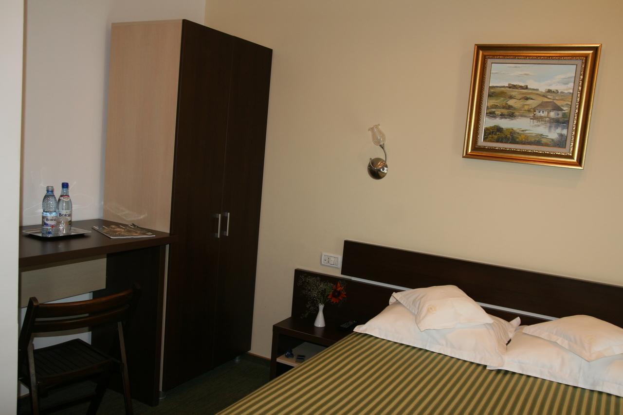 Hotel Kilometrul Zero Dragasani Exterior foto